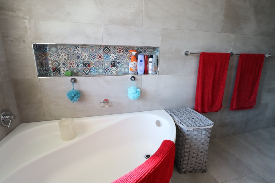 3 Bedroom Property for Sale in Sherwood Eastern Cape